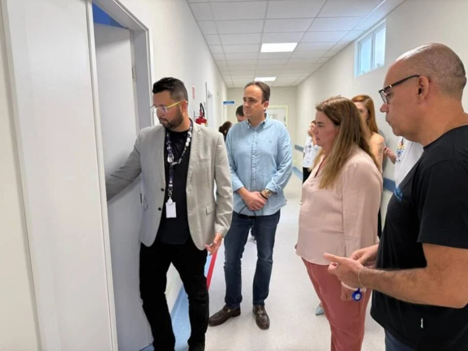 Cristina Pauluci e Carlos Humberto visitam Hospital Santo Antônio em Itapema