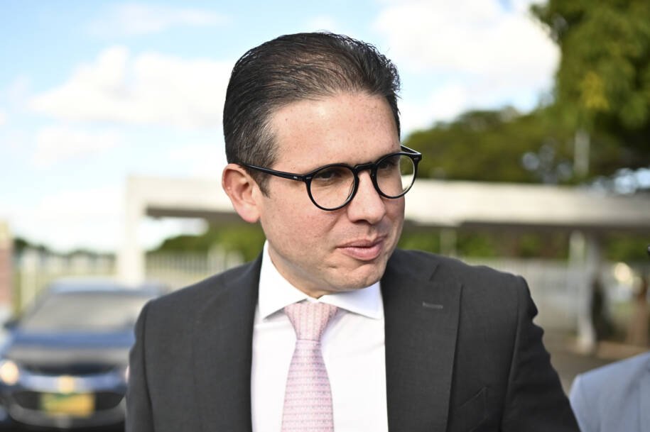 Cunhada de Hugo Motta contrai empréstimo de R$ 22 milhões com Banco Master e gera polêmica