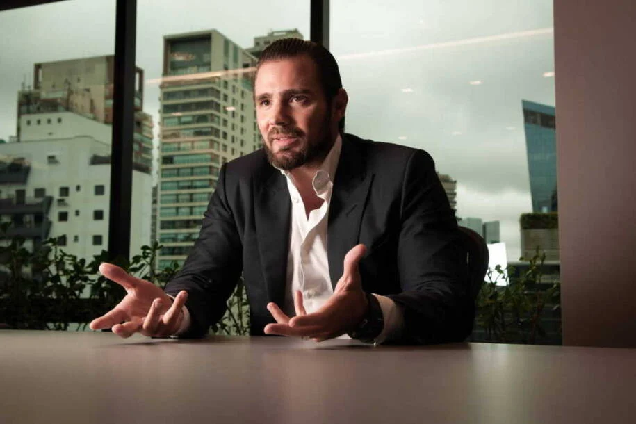 Daniel Vorcaro é investigado por esquema de hackeamento e pagamento a jornalista