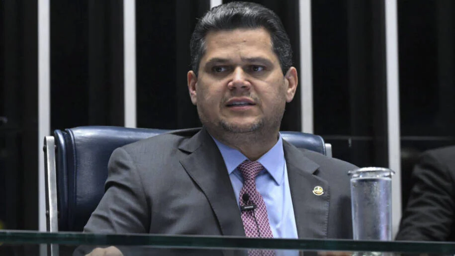 Davi Alcolumbre rejeita anulação da quebra de sigilo de Lulinha e gera tensão