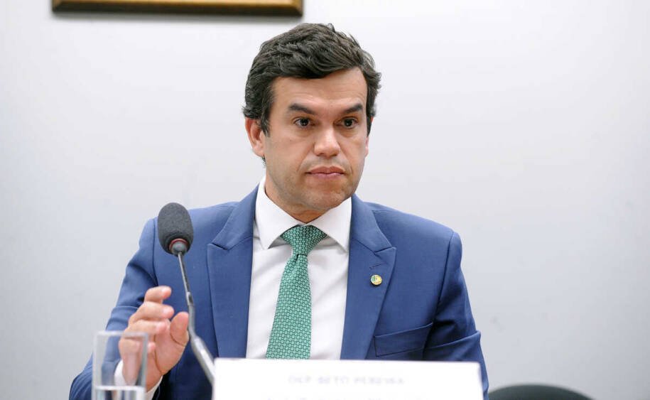 Deputado Beto Pereira convoca audiência para resolver crise entre ligas de futebol
