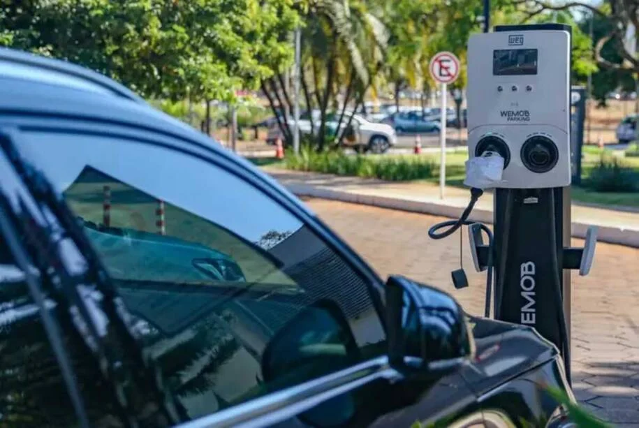 Deputado Paulo Corrêa propõe isenção total do IPVA para veículos elétricos em MS
