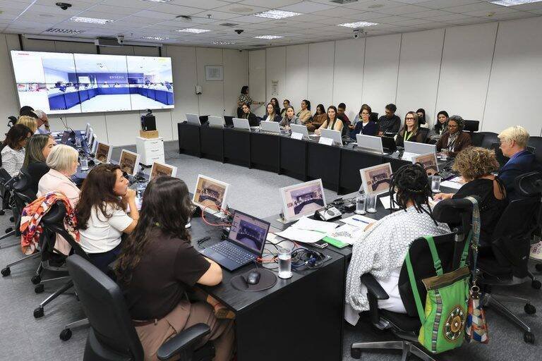 Ebserh revela que 58,7% das chefias são mulheres e destaca desigualdades