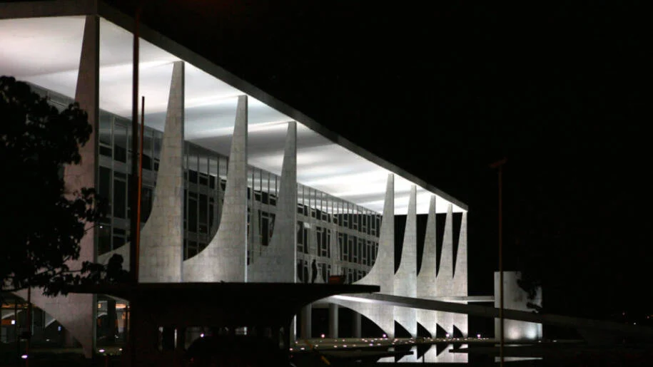 Escândalo do Banco Master e CPI no Congresso ameaçam reeleição de Lula em 2026