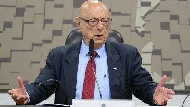 Esperidião Amin assume PP em SC e desafia pressão de Jorginho Mello