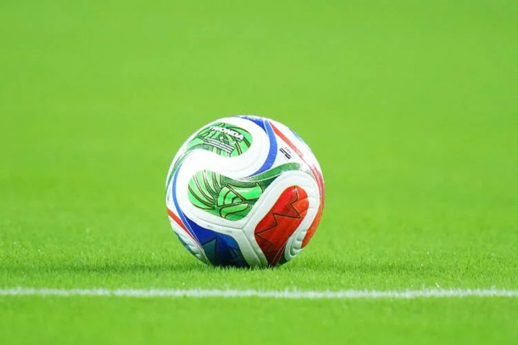 Estêvão e Kendry Páez enfrentam pressão da Copa do Mundo 2026 sem título há 24 anos