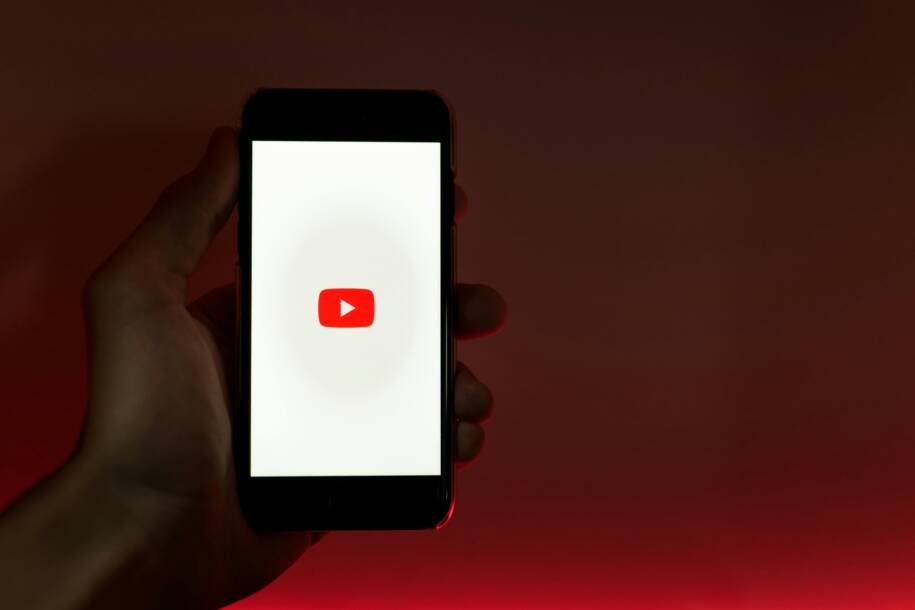 Estudo revela que 90% dos canais de misoginia no YouTube continuam ativos