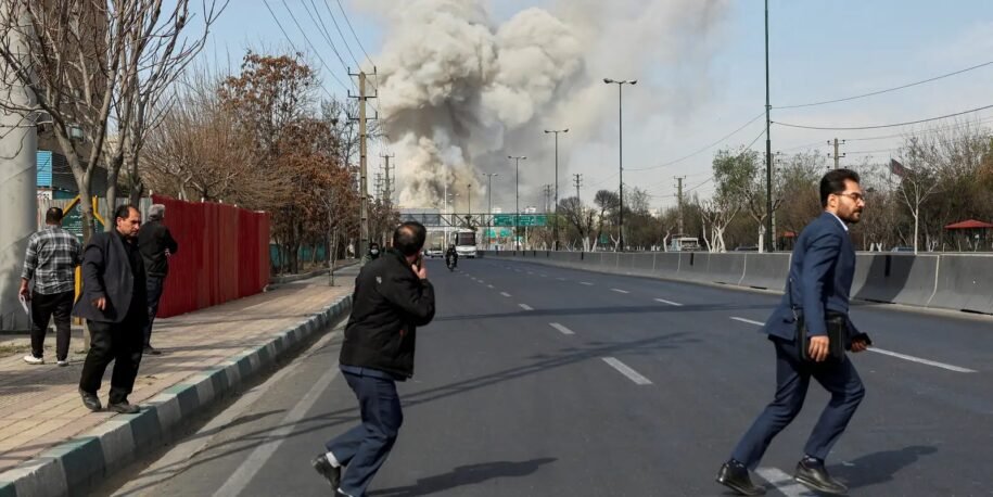 EUA e Israel aumentam riscos ambientais no Irã; ecocídio é acusado por Teerã