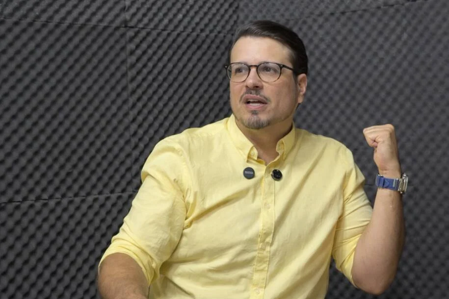 Ex-prefeito Aquiles da Costa denuncia atrasos na ETE do Iriri e corrupção na AEGEA