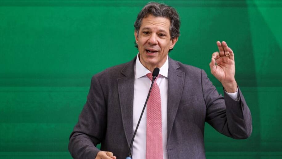Fernando Haddad desafia Paulo Guedes a debater legados fiscais antes da eleição