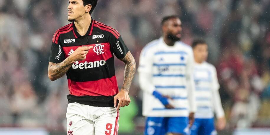 Flamengo derrota Cruzeiro por 2 a 0 e conquista 3 pontos no Maracanã