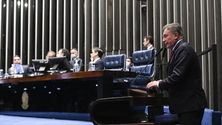 Flávio Bolsonaro convida Alvaro Dias para governo do Paraná em 2026; Moro discute filiação