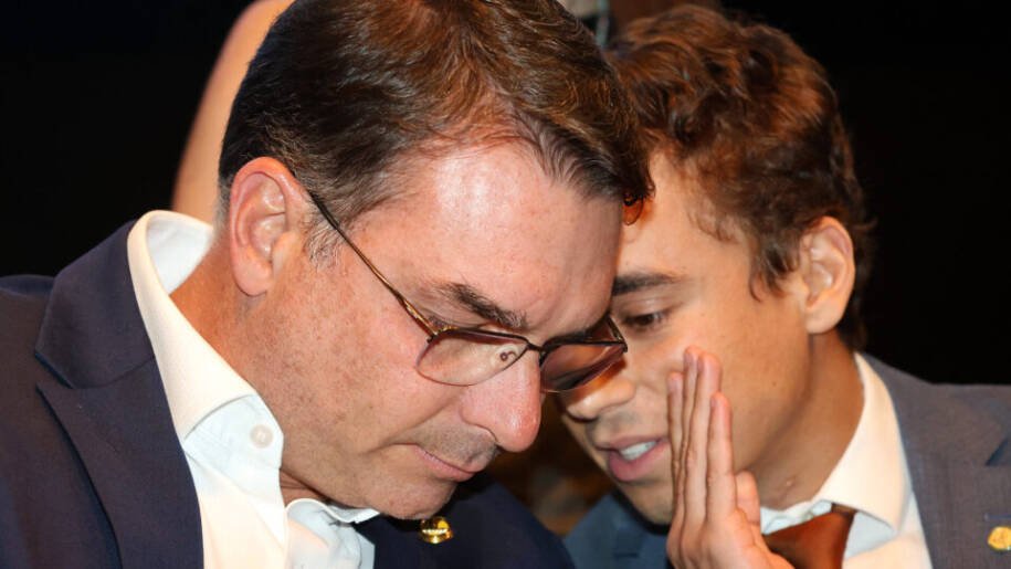 Flávio Bolsonaro define estratégia digital e convoca direita a se unir contra Lula