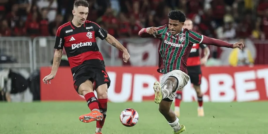 Fluminense busca 34º título do Carioca contra Flamengo em clima tenso