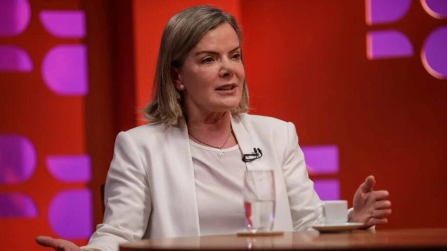 Gleisi Hoffmann afirma que Caiado ficará na ‘periferia’ da eleição polarizada