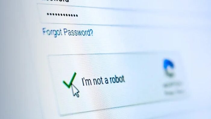 Golpe do CAPTCHA falso alerta usuários sobre ações perigosas e engenharia social