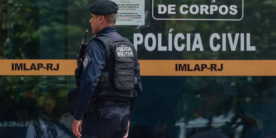 Governador Cláudio Castro assina lei para banco genético no Rio de Janeiro