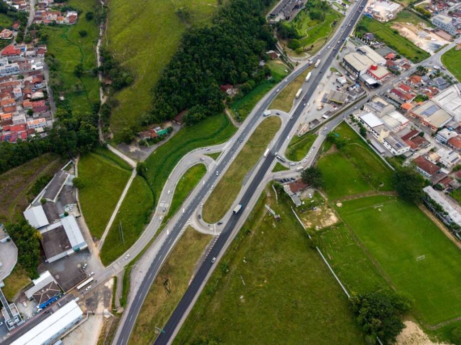 Governador Jorginho Mello assina ordem de serviço e garante viaduto do Limoeiro