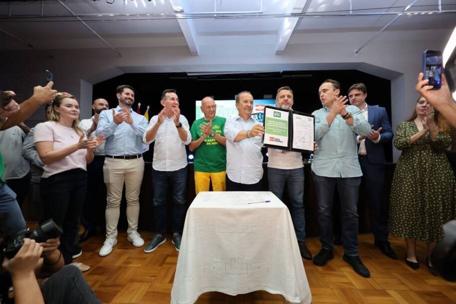 Governador Jorginho Mello assina ordem de serviço para viaduto em Brusque e gera expectativa