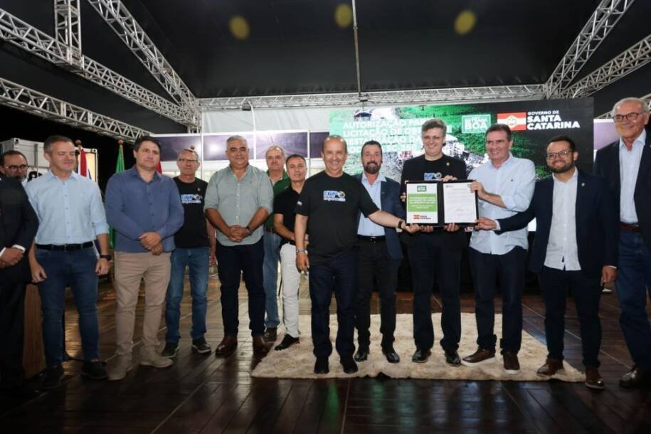 Governador Jorginho Mello assina restauração da SC-350 durante ExpoCaçador