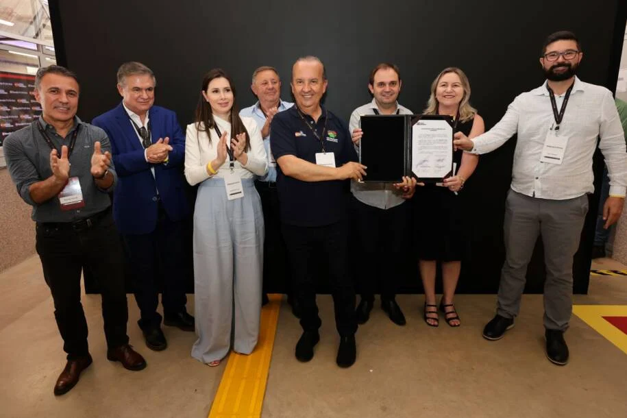 Governador Jorginho Mello inaugura fábrica da Nestlé Purina e anuncia R$ 4 milhões para hospital