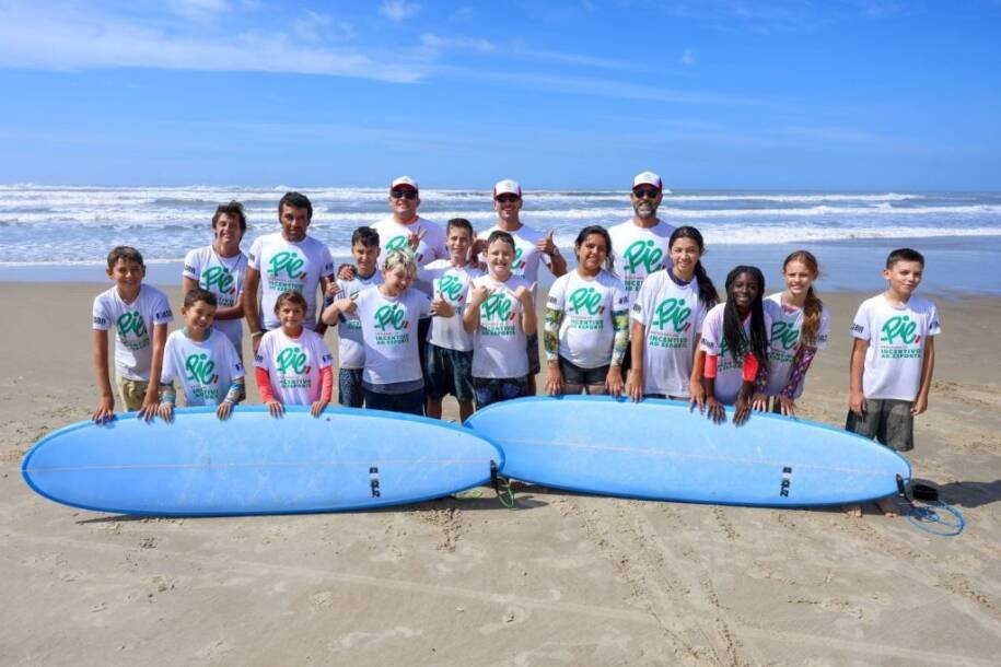 Governo de Santa Catarina lança PIE e transforma ciclismo e surf para jovens