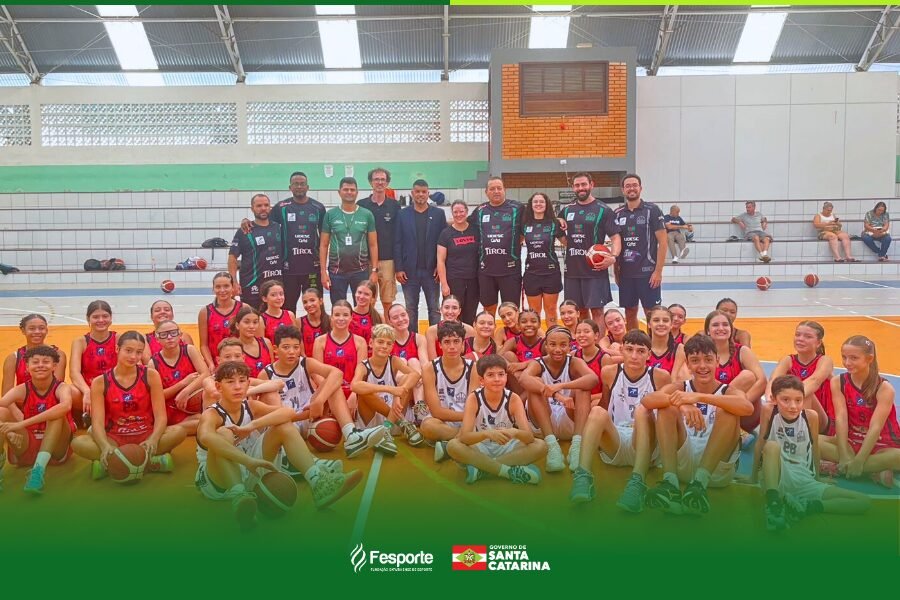 Governo de Santa Catarina transforma vidas com programa de basquete para jovens