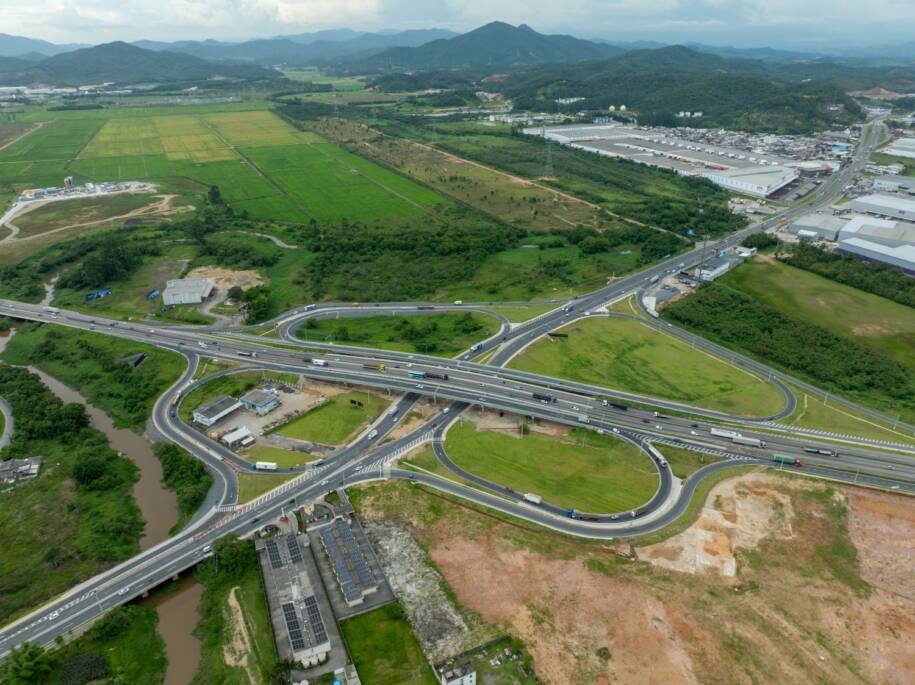 Governo de SC entrega obra da rodovia Antônio Heil com isopor e melhora mobilidade