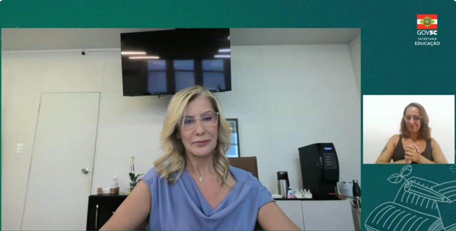 Governo de SC lança programa Educando Cidadãos e transforma 282 mil estudantes