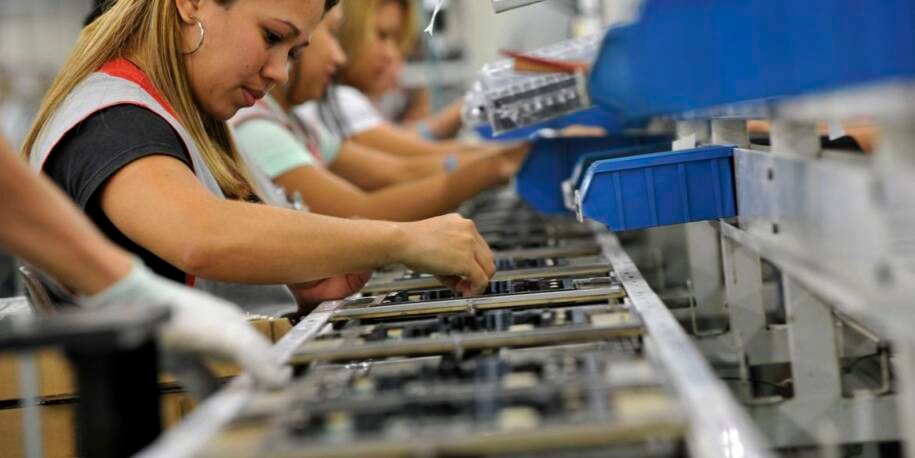 Governo Federal aprova revisão de tarifas e zera impostos de 105 eletrônicos