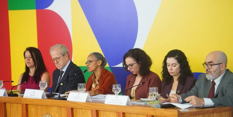 Governo lança Plano Clima com meta de reduzir emissões de CO2 até 2035