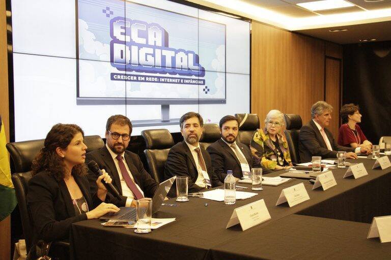 Governo Lula cria Centro Nacional de Proteção da Criança e do Adolescente para combater crimes digitais