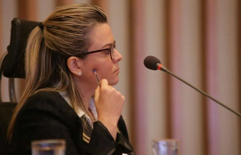 Hellen Falcão de Carvalho assume diretoria jurídica do BRB em meio a tensões