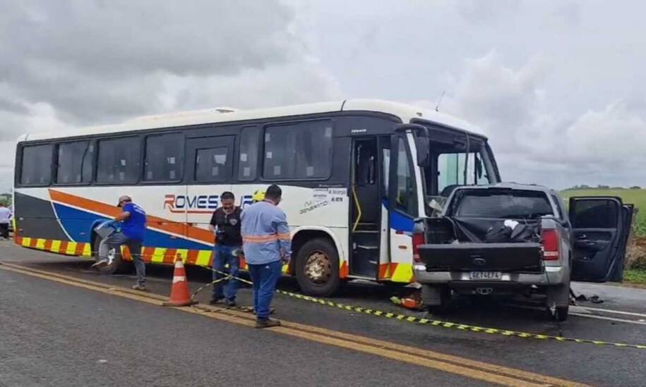 Idoso morre em colisão entre caminhonete e ônibus na BR-163, em Campo Grande