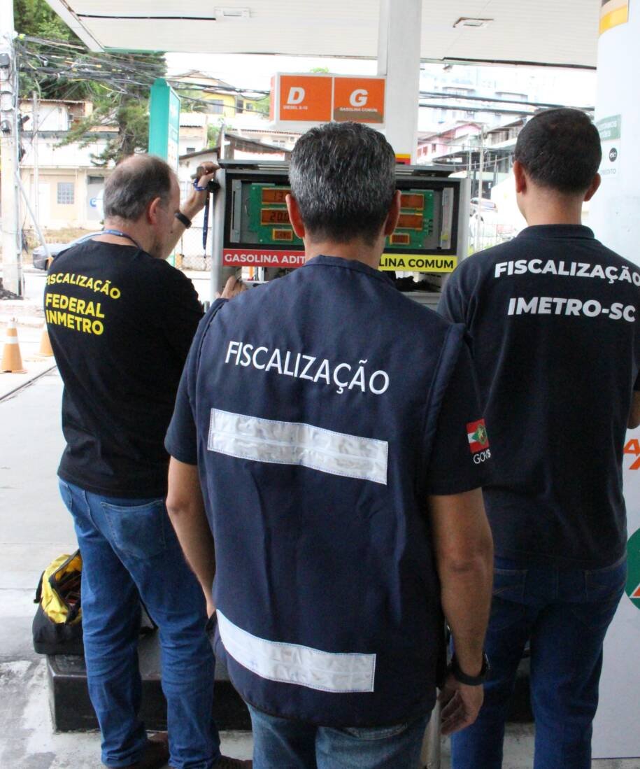 Imetro-SC revela fraudes em combustíveis e autua postos em SC após operação