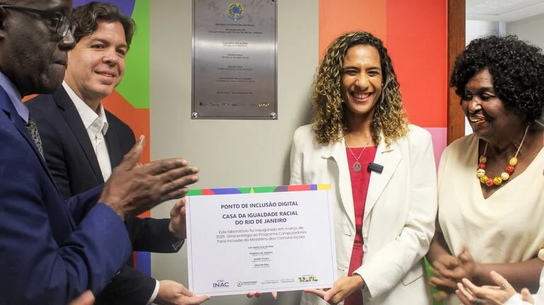 INSS e Gilberto Waller firmam acordo para agilizar atendimento a vítimas de racismo