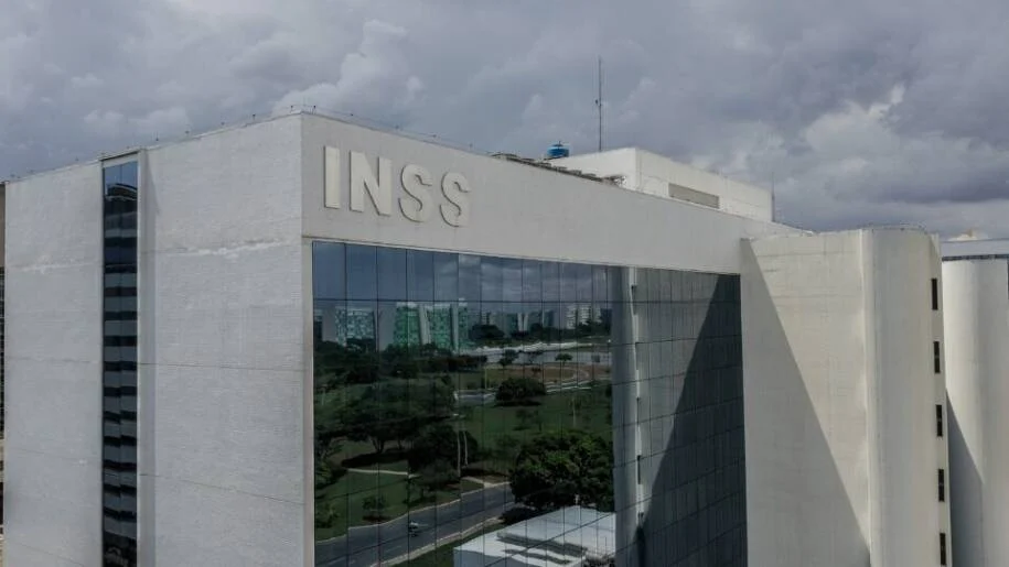 INSS suspende empréstimos do C6 Bank após CGU revelar 320 mil cobranças irregulares