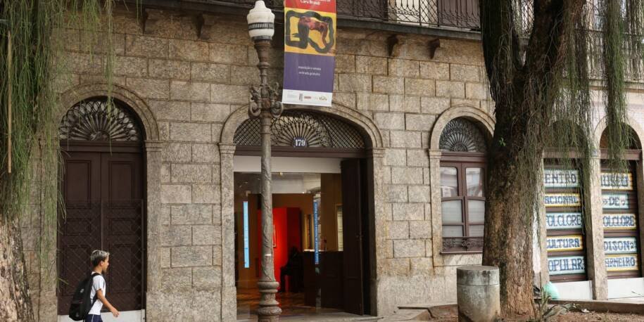 Iphan e Ibram assinam acordo para novo prédio do Museu do Folclore no Rio