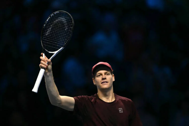 Jannik Sinner conquista Sunshine Double e desbanca Jiri Lehecka em Miami