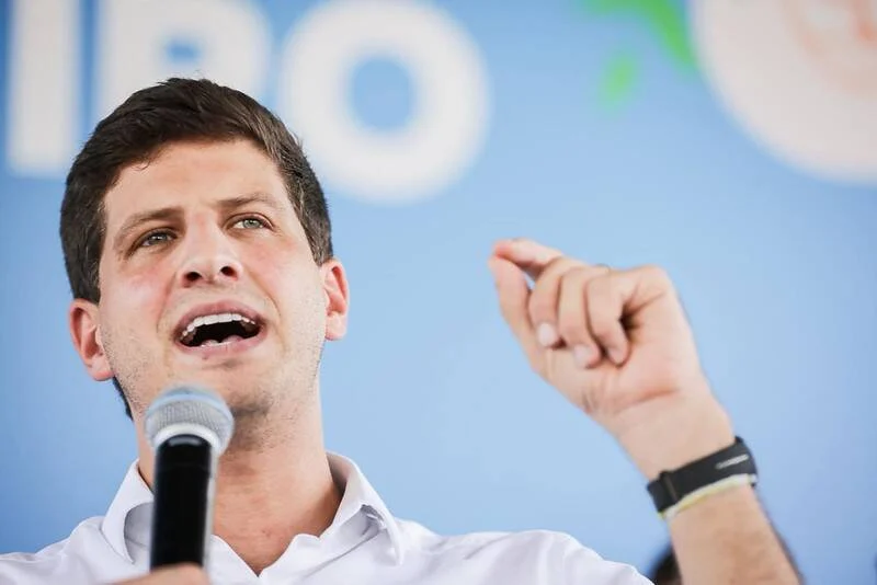 João Campos oficializa pré-candidatura ao governo de Pernambuco e gera expectativa