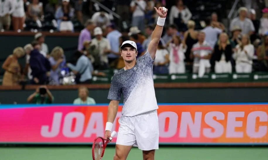 João Fonseca perde para Jannik Sinner e cai no ranking da ATP após Masters 1000