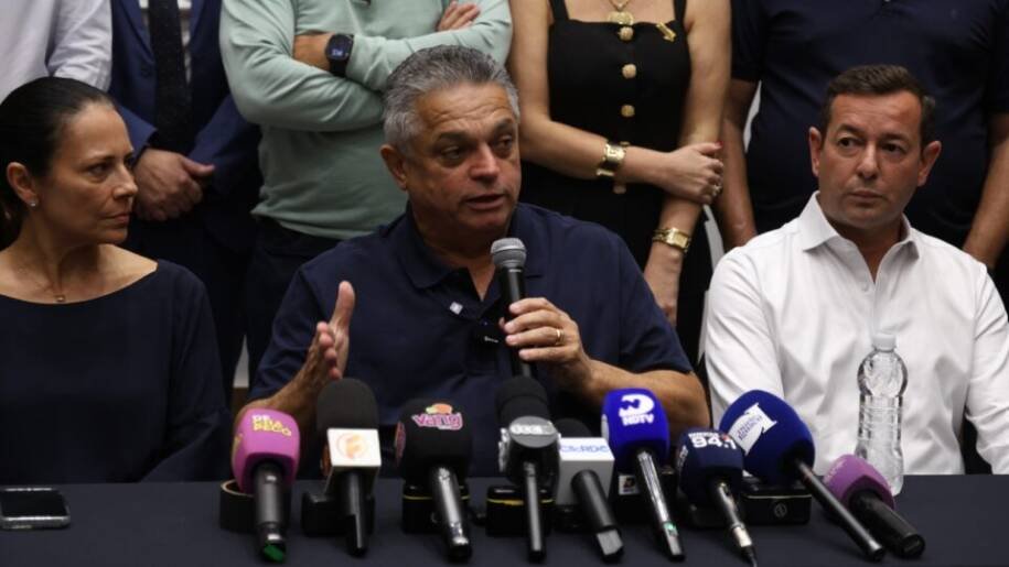 João Rodrigues classifica apoio de Topázio Neto a Jorginho Mello como traição