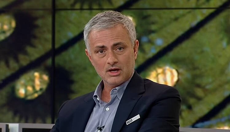 José Mourinho repudia racismo e promete afastar Prestianni se culpado