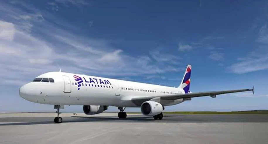 Latam Airlines é condenada a indenizar idosa por erro em viagem internacional