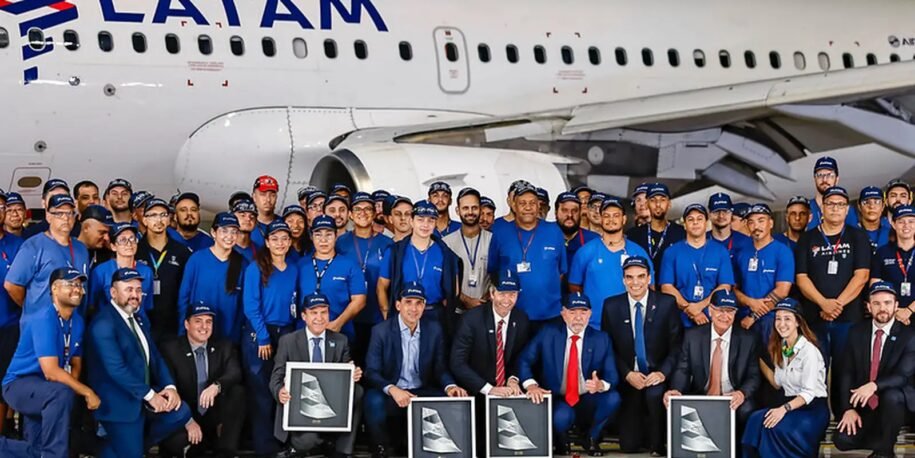 Latam e Embraer selam acordo de US$ 2,1 bilhões com entrega de jatos
