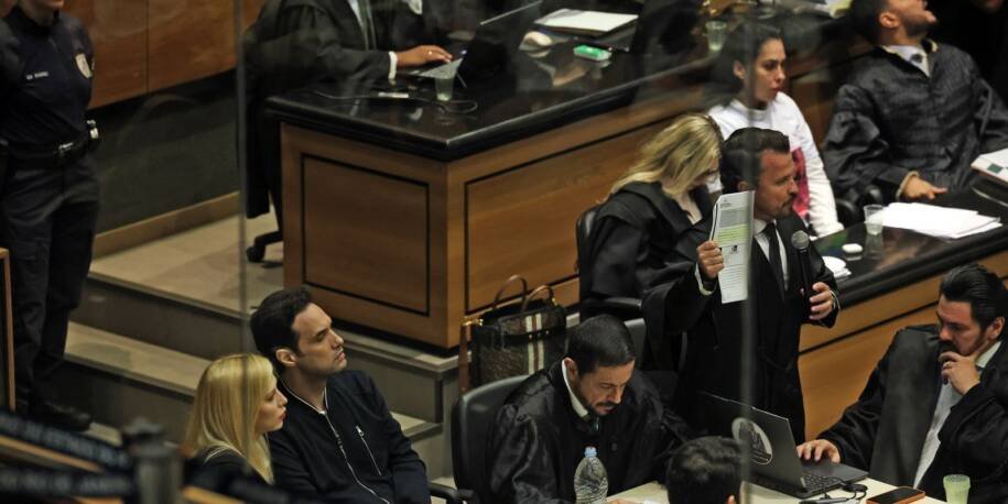 Leniel Borel clama por justiça enquanto julgamento de Monique e Jairinho começa