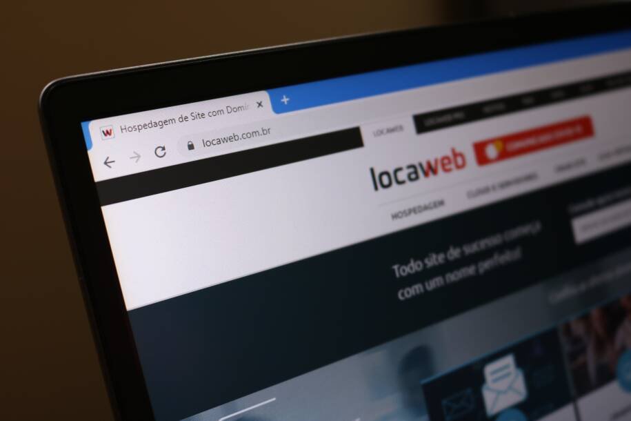 Locaweb e KingHost enfrentam instabilidades; usuários relatam falhas graves