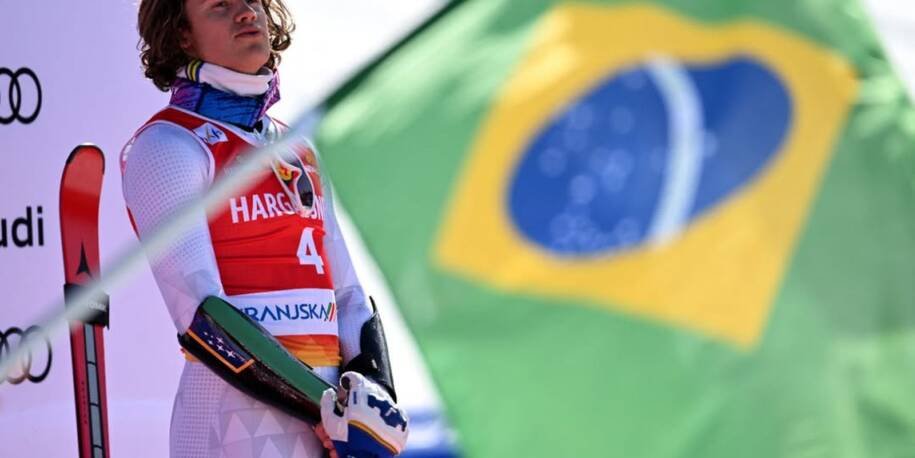 Lucas Pinheiro conquista ouro na Eslovênia e se aproxima da liderança no slalom gigante