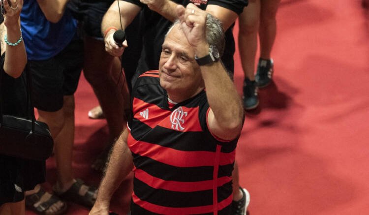 Luiz Eduardo Baptista demite Filipe Luís após pressão e resultados ruins no Flamengo