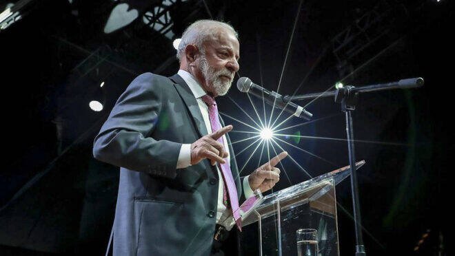 Lula afirma que Argentina aprovou jornada de 12 horas, mas é desmentido